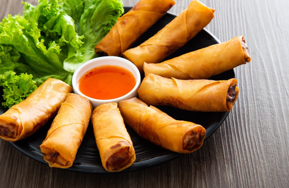 Deep fried spring rolls , popiah