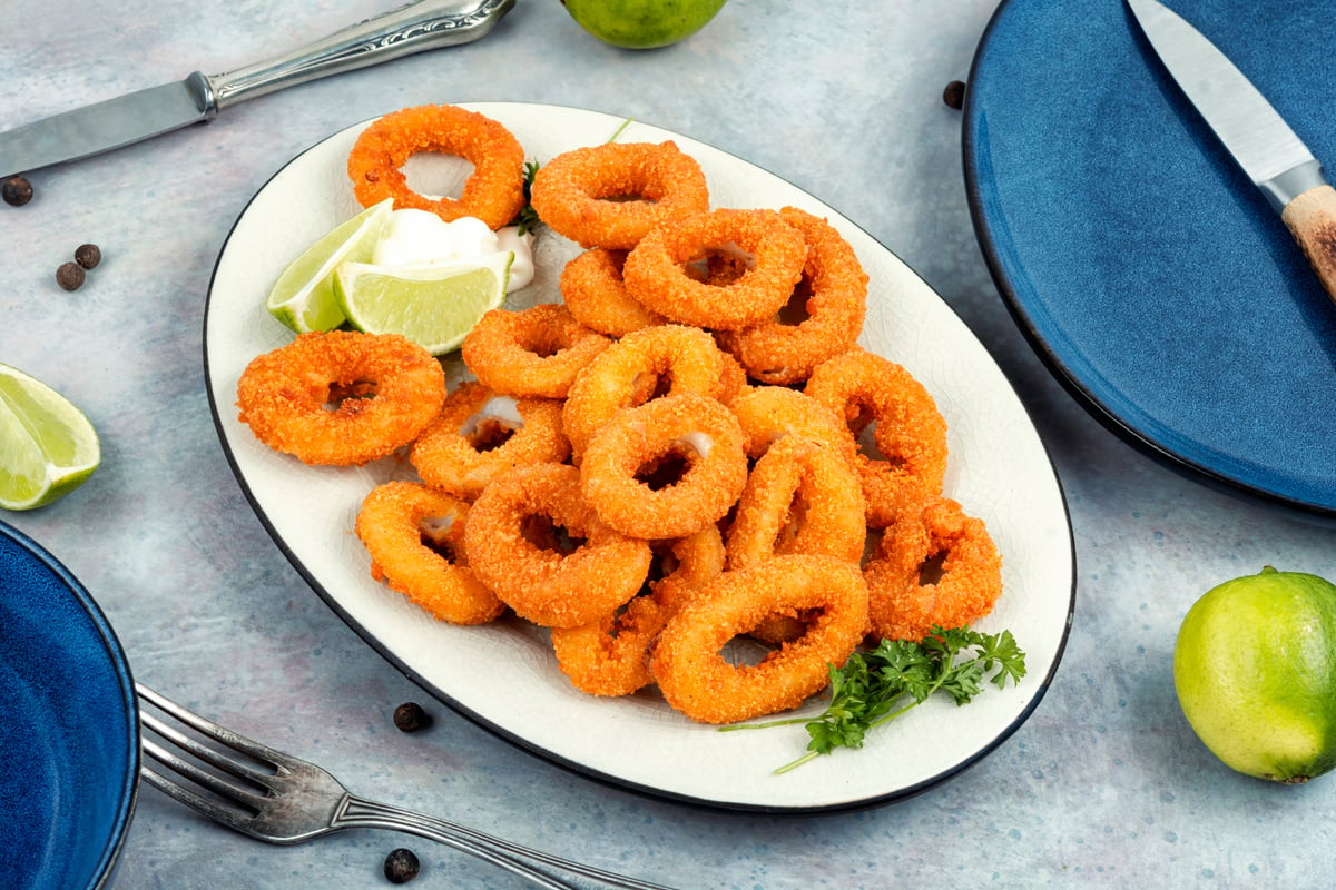 Fried squid rings breaded.